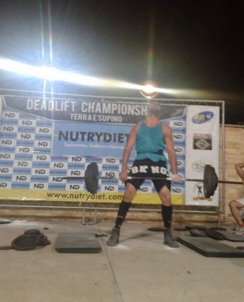 Strongman Deadlift Potycabana